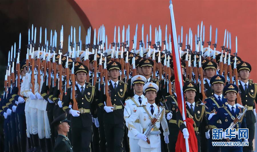 （在習近平強軍思想指引下&middot;我們在戰位報告&middot;圖文互動）（1）護衛國旗　重于生命&mdash;&mdash;中國人民解放軍儀仗大隊國旗護衛隊執行國旗升降任務記事