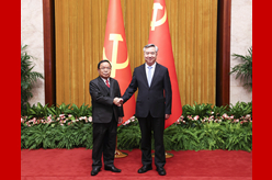 李希同老撾人革黨中央政治局委員、中央紀(jì)委書記、國家監(jiān)察總署署長坎潘舉行會談