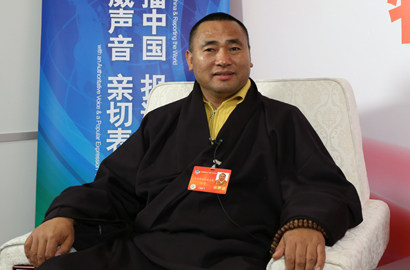 全國政協委員東寶仲巴&middot;呼圖克圖做客新華網、中國政府網兩會訪談