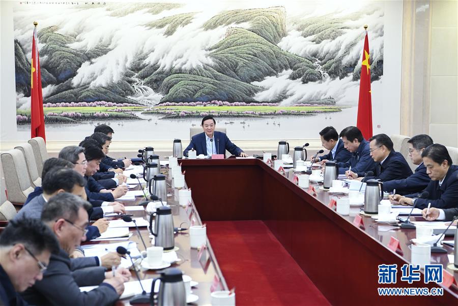 2月24日，中共中央政治局委員、中央書記處書記、中宣部部長劉奇葆出席國家高端智庫理事會擴大會議。 新華社記者 張領 攝
