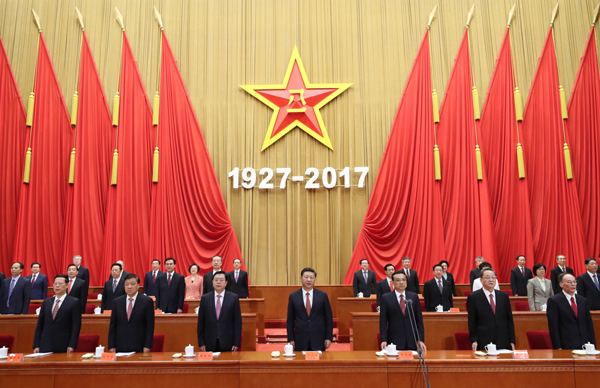 8月1日，慶祝中國人民解放軍建軍90周年大會在北京人民大會堂隆重舉行。中共中央總書記、國家主席、中央軍委主席習(xí)近平和李克強、張德江、俞正聲、劉云山、王岐山、張高麗等出席大會。新華社記者 鞠鵬 攝