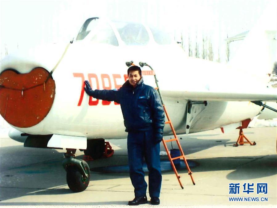 （建軍90周年&middot;英雄&middot;圖文互動）（3）聽，渤海灣有風吹過來&mdash;&mdash;追記海軍某艦載航空兵部隊一級飛行員張超