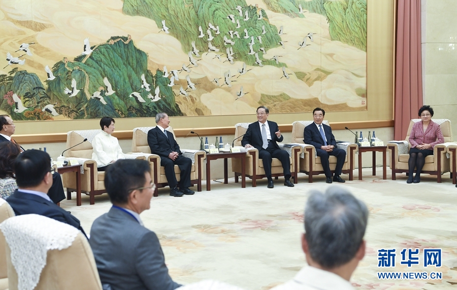 11月7日，全國政協主席俞正聲在北京會見饒穎奇率領的臺灣民意代表交流參訪團。新華社記者張領攝
