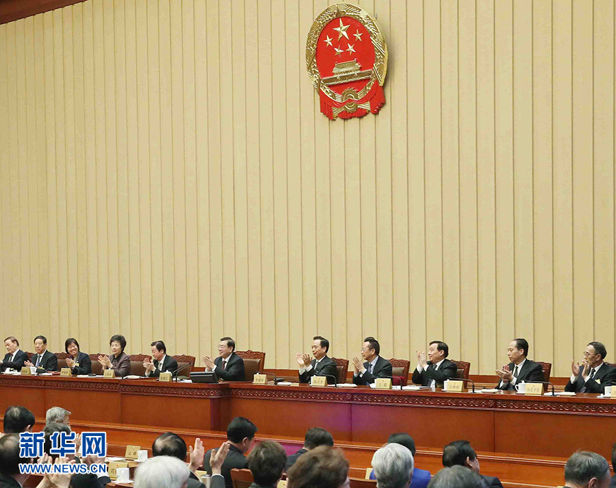 2月24日，全國(guó)人大常委會(huì)委員長(zhǎng)張德江在北京主持十二屆全國(guó)人大常委會(huì)第三十三次會(huì)議閉幕會(huì)。在會(huì)議完成各項(xiàng)表決事項(xiàng)后，張德江發(fā)表講話。新華社記者 劉衛(wèi)兵 攝