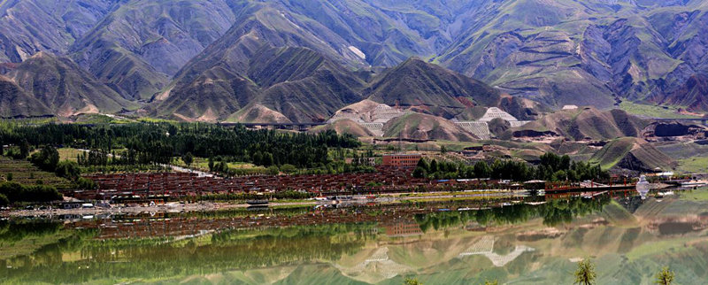 德吉村村民住在景區里吃上&ldquo;旅游飯&rdquo;