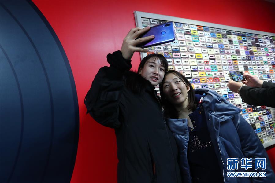 （社會）（1）&ldquo;偉大的變革&mdash;&mdash;慶祝改革開放40周年大型展覽&rdquo;單日參觀人數再超5萬