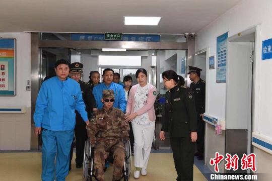 &ldquo;掃雷英雄&rdquo;杜富國轉入陸軍軍醫大學西南醫院接受治療