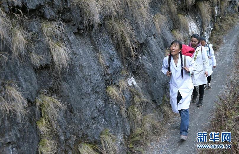 （新華全媒頭條&middot;圖文互動）（1）大峽谷里的&ldquo;背簍醫生&rdquo;