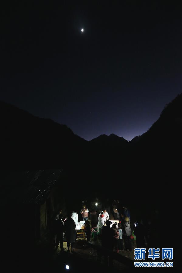 （新華全媒頭條&middot;圖文互動）（5）大峽谷里的&ldquo;背簍醫生&rdquo;