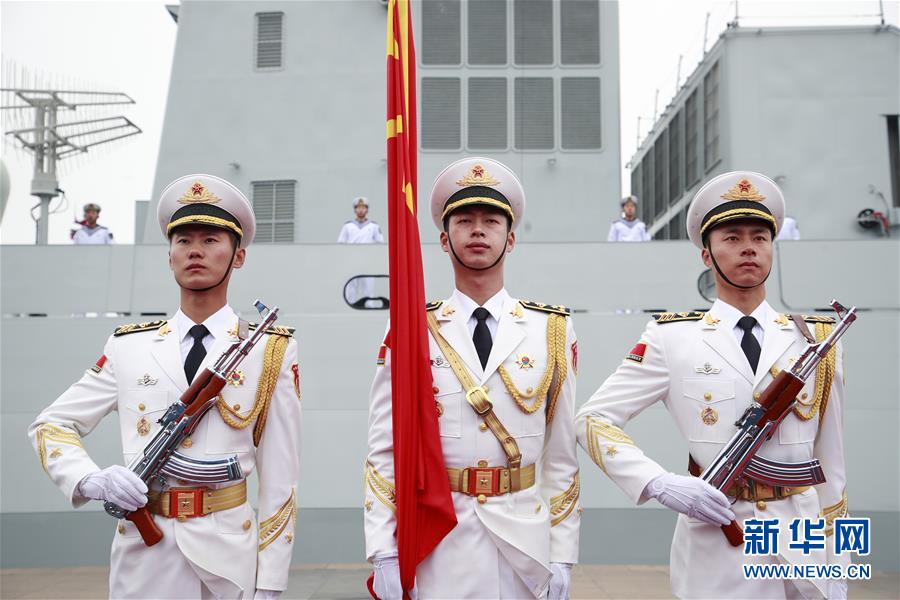 （新華全媒頭條&middot;人民海軍70年&middot;圖文互動）（1）奏響新時代海上和平樂章&mdash;&mdash;人民海軍成立70周年海上閱兵活動紀實