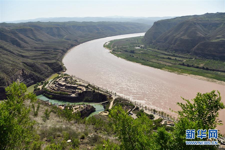 （新華全媒頭條&middot;壯麗70年&middot;奮斗新時(shí)代&mdash;&mdash;記者再走長(zhǎng)征路&middot;圖文互動(dòng)）（10）紅星，從這里照耀中國(guó)&mdash;&mdash;陜北見證中國(guó)革命的歷史轉(zhuǎn)折