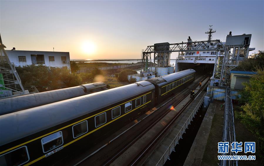 （壯麗70年&middot;奮斗新時代&mdash;&mdash;共和國發展成就巡禮）（11）人暢其行、貨暢其流&mdash;&mdash;共和國交通運輸業發展成就巡禮