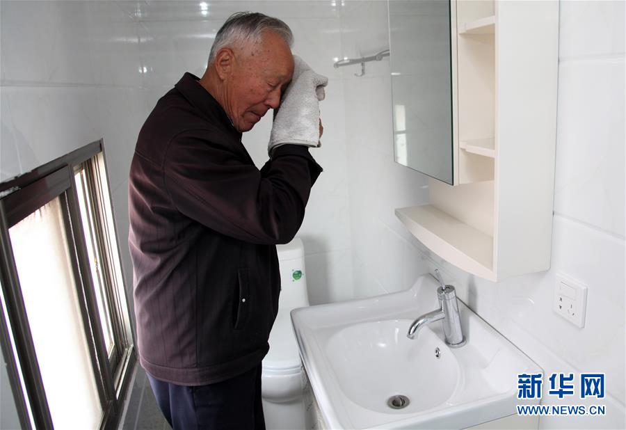 （新華全媒頭條&middot;自信中國&middot;70年啟示錄&middot;圖文互動）（7）初心不改為人民&mdash;&mdash;從壯闊70年看中國情懷