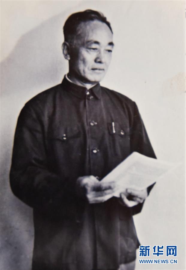 （新華全媒頭條&middot;圖文互動）（3）滄海橫流 信仰彌堅&mdash;&mdash;記共產(chǎn)黨員、湘潭大學(xué)九旬教授滄南