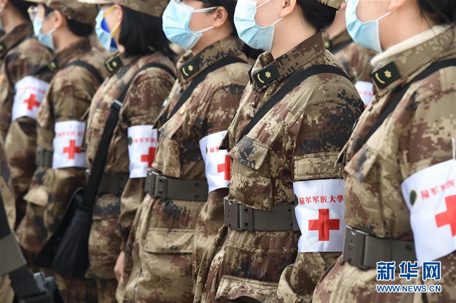 （聚焦疫情防控&middot;圖文互動）（2）空軍出動3型11架運輸機多地同步向武漢空運醫療隊員