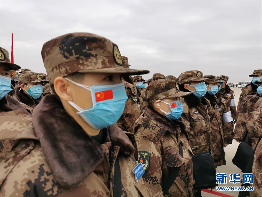 （聚焦疫情防控&middot;圖文互動）（3）空軍出動3型11架運輸機多地同步向武漢空運醫療隊員