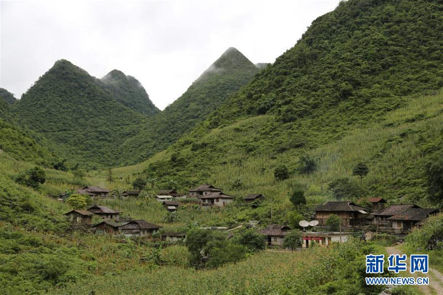 （決戰決勝脫貧攻堅&middot;圖文互動）（2）邊境線上起新居&mdash;&mdash;桂西極貧縣山村走訪見聞