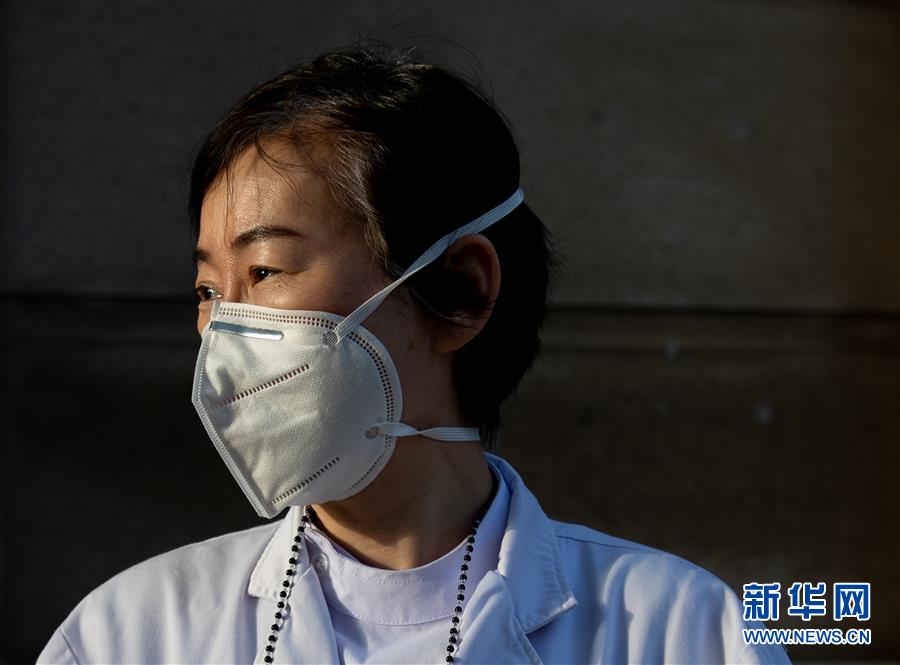 （聚焦疫情防控&middot;圖文互動）（15）分秒必爭！一切為了治病救人&mdash;&mdash;中國抗疫生命至上的生動實踐