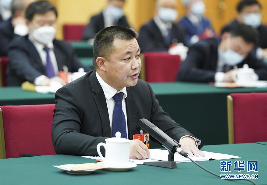 （新華全媒頭條&middot;圖文互動）（11）從人民中汲取磅礴力量&mdash;&mdash;習近平總書記同出席2020年全國兩會人大代表、政協委員共商國是紀實