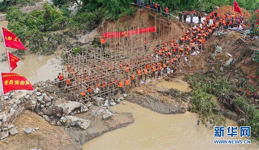 （防汛抗洪&middot;圖文互動）（10）洪水不退，子弟兵誓死不退&mdash;&mdash;解放軍和武警部隊官兵參與洪澇災害搶險救援記事