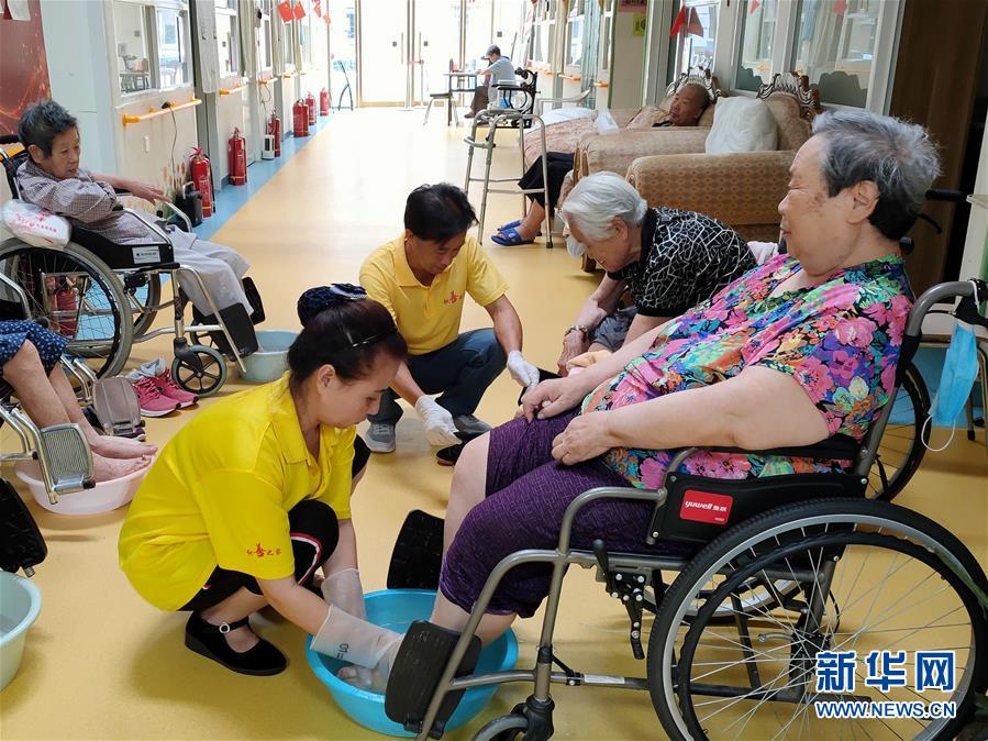 （走向我們的小康生活&middot;圖文互動(dòng)）（3）北京&ldquo;老有所養(yǎng)&rdquo;的床邊、身邊、周邊事