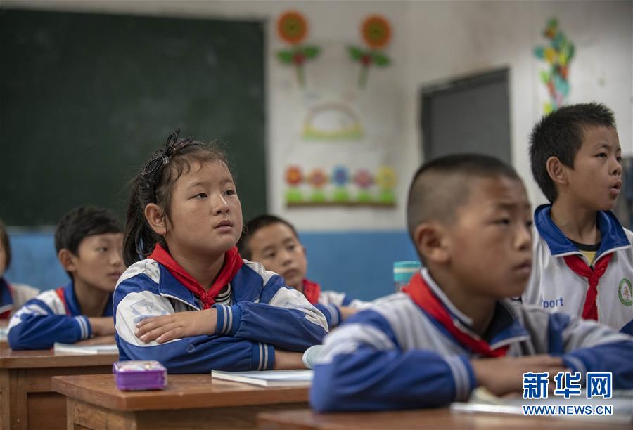 （新華全媒頭條&middot;決戰決勝脫貧攻堅&middot;督戰未摘帽貧困縣&middot;圖文互動）（6）脫貧的歌聲&mdash;&mdash;云南直過民族和人口較少民族共入新時代