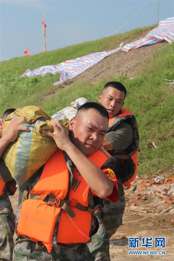 （在習(xí)近平強(qiáng)軍思想指引下&middot;我們在戰(zhàn)位報告&middot;圖文互動）（1）陸軍第71集團(tuán)軍某旅&ldquo;王杰班&rdquo;：做新時代王杰式好戰(zhàn)士