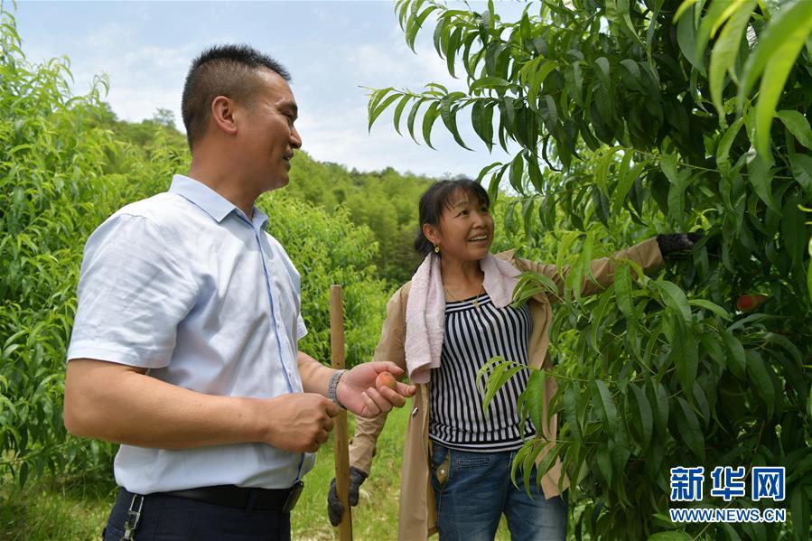 （新華全媒頭條&middot;圖文互動）（4）幕阜山&ldquo;搬窮&rdquo;記