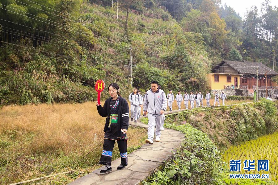 （在習近平新時代中國特色社會主義思想指引下&mdash;&mdash;新時代新作為新篇章&middot;習近平總書記關切事&middot;圖文互動）（3）精準扶貧7年，十八洞村&ldquo;長&rdquo;出10余種新職業