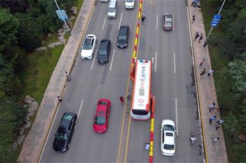濟南潮汐車道&ldquo;拉鏈車&rdquo;上路