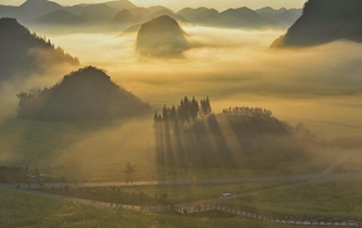 生態中國&middot;七彩云南四時春