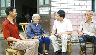 &ldquo;一離開群眾，內心就感到孤獨&rdquo;&mdash;記&ldquo;鄉村判官&rdquo;楊斌圣