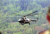 空軍首次向地震災區進行大規模空投