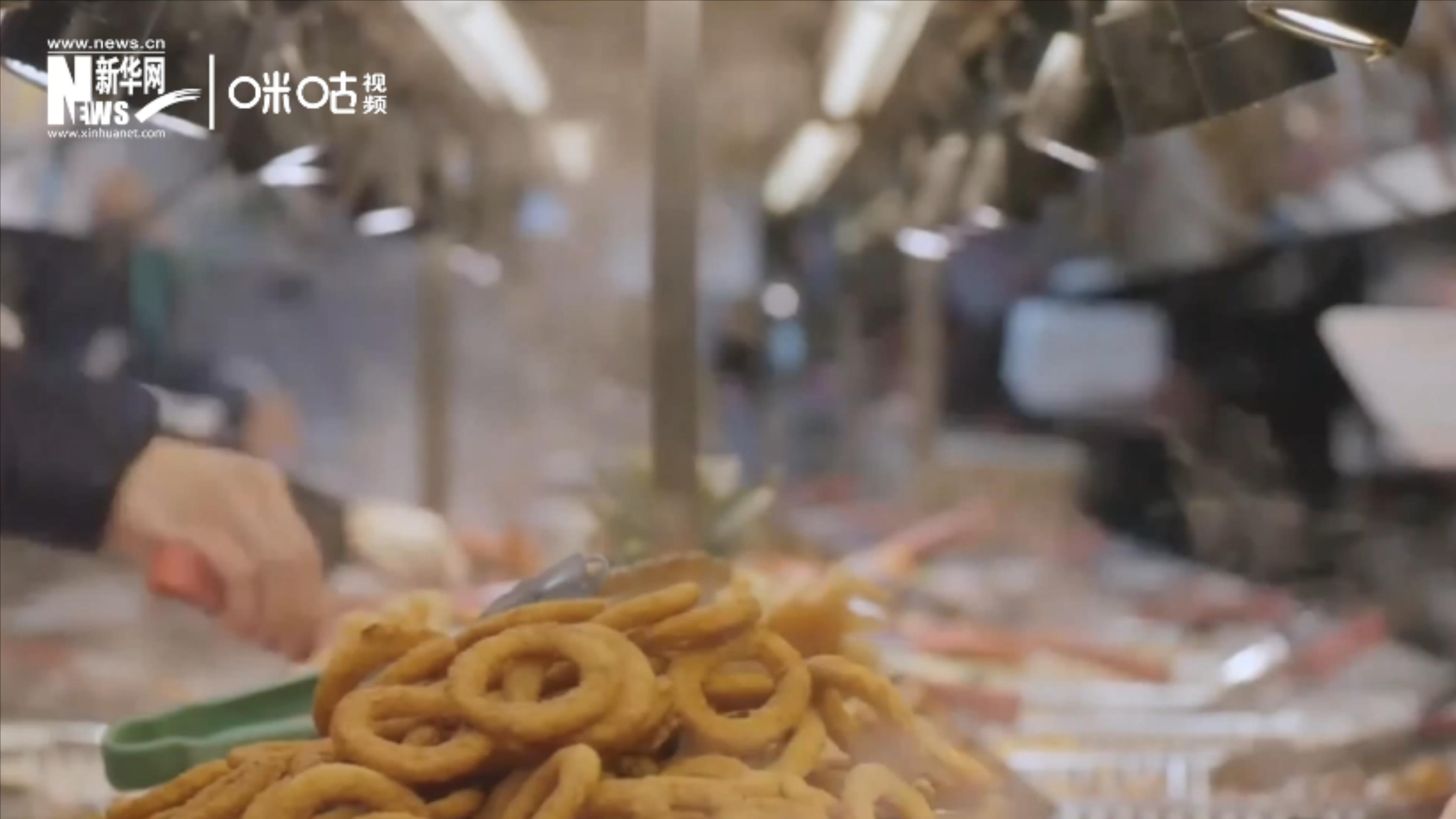 成噸的糧食遭到損失或浪費(fèi)，同時(shí)也有很多人正在挨餓