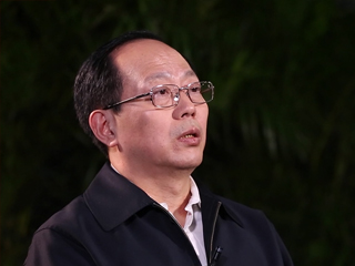 如何發(fā)展壯大體育產(chǎn)業(yè)？