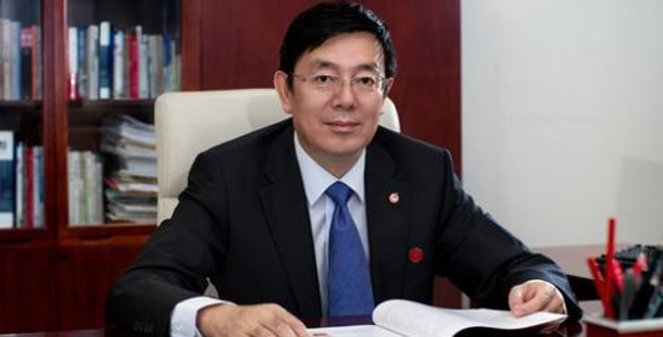 中航飛機董事長、分黨組書記方玉峰&mdash;&mdash;中航飛機要想同國際航空產(chǎn)業(yè)強者過招，必須與市場全面接軌，逐步褪去傳統(tǒng)國有企業(yè)的&ldquo;光環(huán)&rdquo;。這就要求我們?nèi)ν七M企業(yè)改革，利用上市平臺，建立先進的法人治理結(jié)構(gòu)，建立高效的、敏捷反應(yīng)的價值創(chuàng)造主體。