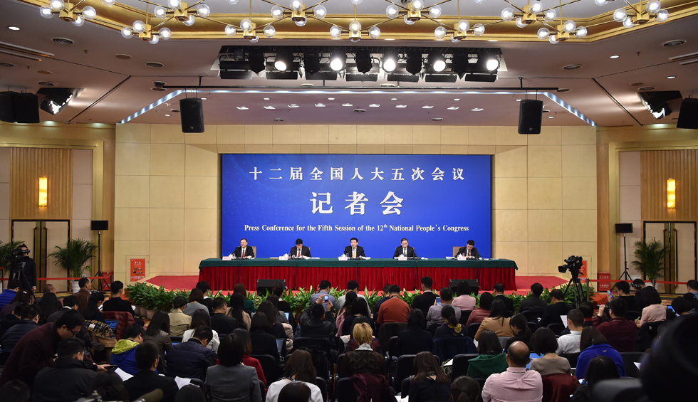 回放：工信部就&ldquo;推進(jìn)實(shí)施&lsquo;中國(guó)制造2025&rsquo;&rdquo;答記者問(wèn)