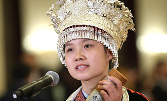 楊昌芹在&ldquo;代表通道&rdquo;接受采訪