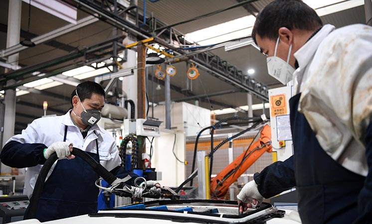 新華社評(píng)論員：堅(jiān)持疫情防控和經(jīng)濟(jì)社會(huì)發(fā)展&ldquo;兩手抓&rdquo;