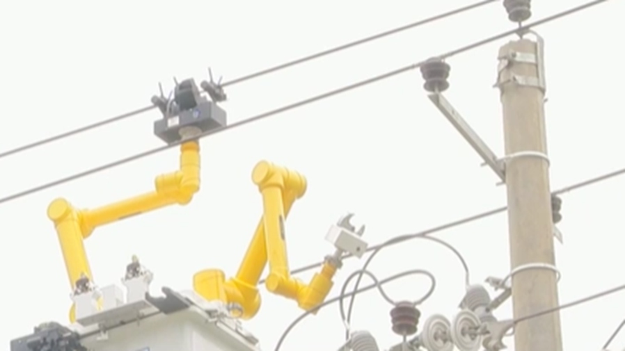 陜西：首臺雙臂帶電作業機器人&ldquo;上崗&rdquo;