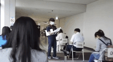 東京奧運(yùn)會臨近 記者體驗&ldquo;奧運(yùn)檢疫&rdquo;