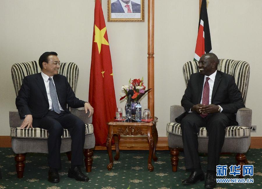 5月11日，國務院總理李克強在內(nèi)羅畢會見肯尼亞副總統(tǒng)魯托。新華社記者李學仁攝 