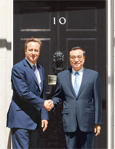 6月17日，國務(wù)院總理李克強(qiáng)在倫敦唐寧街10號首相府同英國首相卡梅倫舉行中英總理年度會(huì)晤。新華社記者 李 濤攝 