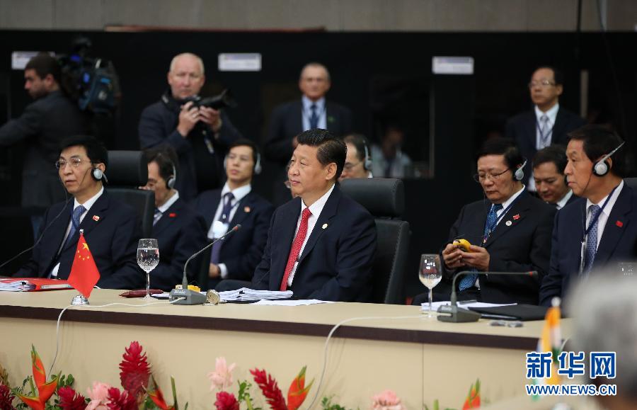 7月15日，國家主席習(xí)近平在巴西福塔萊薩出席金磚國家領(lǐng)導(dǎo)人第六次會(huì)晤。 新華社記者 蘭紅光 攝 