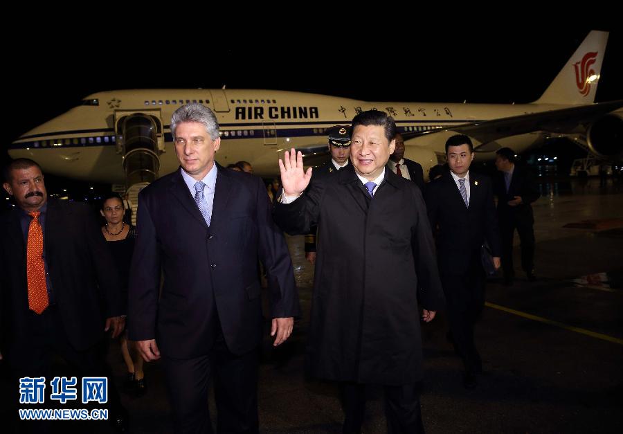當地時間7月21日晚9時許，國家主席習近平乘坐的專機抵達哈瓦那何塞&middot;馬蒂國際機場，開始對古巴進行國事訪問。新華社記者蘭紅光攝