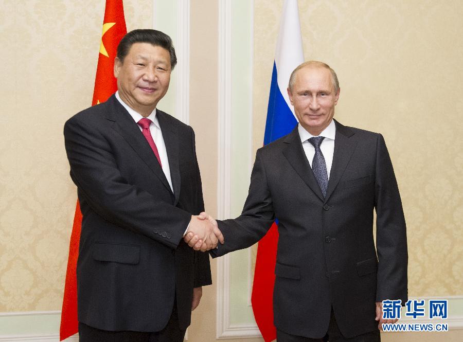 9月11日，中國(guó)國(guó)家主席習(xí)近平在塔吉克斯坦首都杜尚別會(huì)見(jiàn)俄羅斯總統(tǒng)普京。 新華社記者 黃敬文 攝 