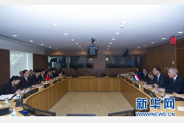 9月23日，出席聯(lián)合國(guó)氣候峰會(huì)的國(guó)家主席習(xí)近平特使、國(guó)務(wù)院副總理張高麗在紐約聯(lián)合國(guó)總部會(huì)見(jiàn)荷蘭首相呂特。 新華社記者 王曄 攝 