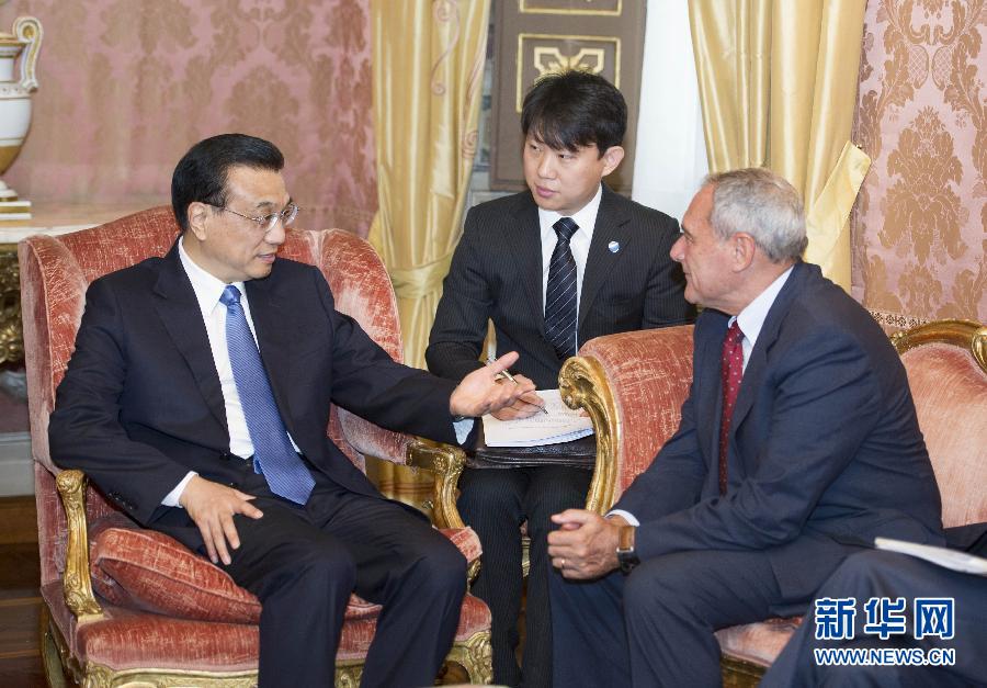 10月15日，中國國務院總理李克強在羅馬會見意大利參議長格拉索。 新華社記者謝環(huán)馳攝 
