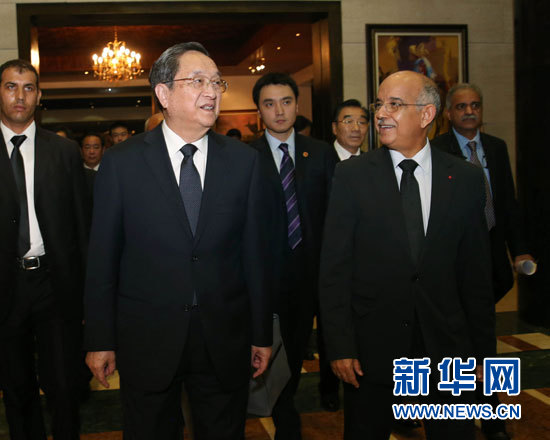 11月3日，全國政協(xié)主席俞正聲在拉巴特與摩洛哥參議長比亞迪拉進(jìn)行會(huì)談。 新華社記者 劉衛(wèi)兵 攝