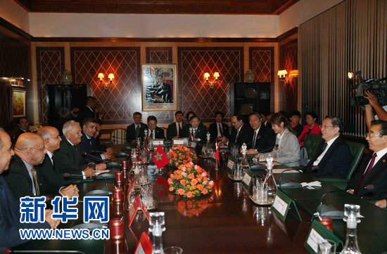 11月3日，中國全國政協(xié)主席俞正聲在拉巴特與摩洛哥參議長比亞迪拉進(jìn)行會(huì)談。 新華社記者 劉衛(wèi)兵 攝